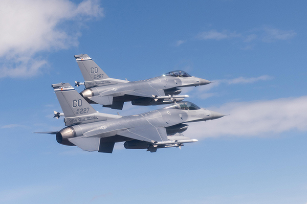 Two F-16 Fighting Falcons from the Colorado Air National Guard