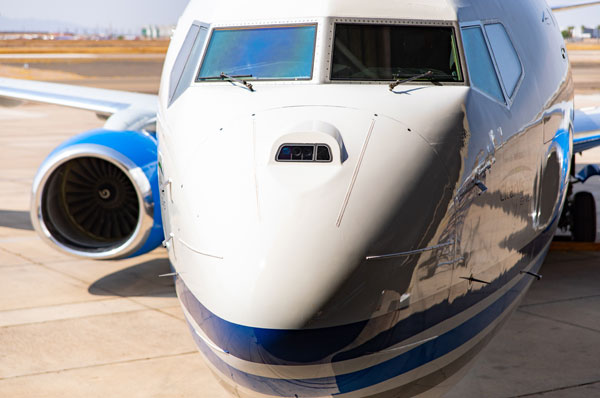 Boeing-737NG-with-ClearVision-EFVS-closeup